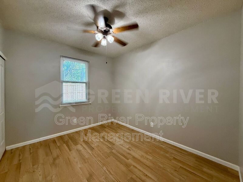 Vaulted Ceilings, Modern Finishes & Pet-Friendly Living – Your Perfect Collins Ridge Retreat Awaits! property image