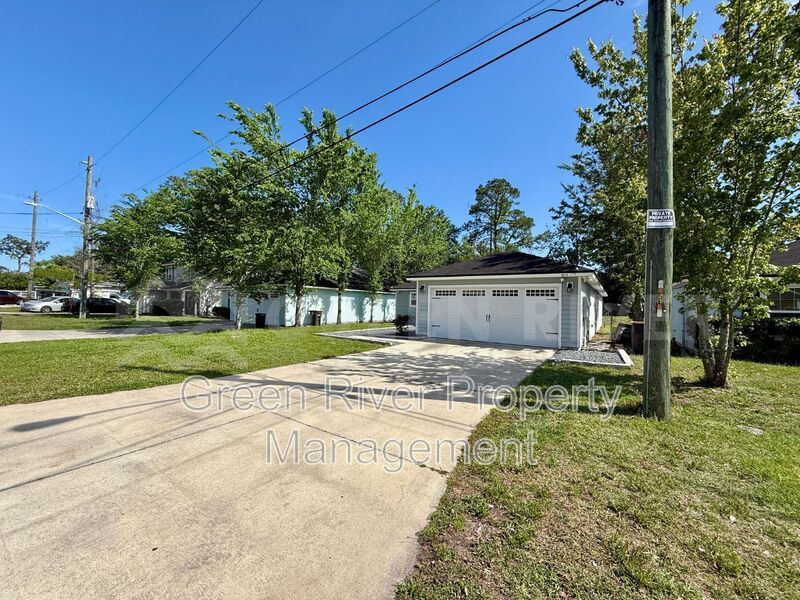 Stylish 4BR Retreat with Granite Kitchen, Spacious Yard & No HOA!! property image
