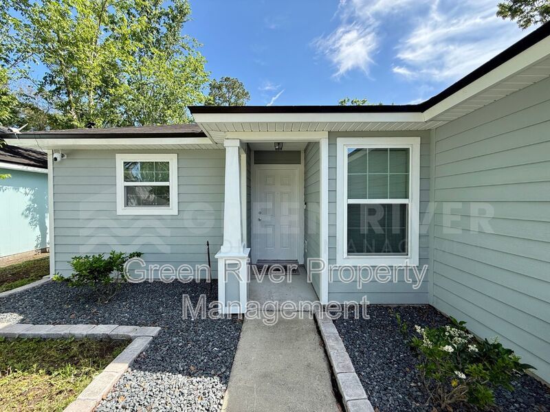 Stylish 4BR Retreat with Granite Kitchen, Spacious Yard & No HOA!! property image