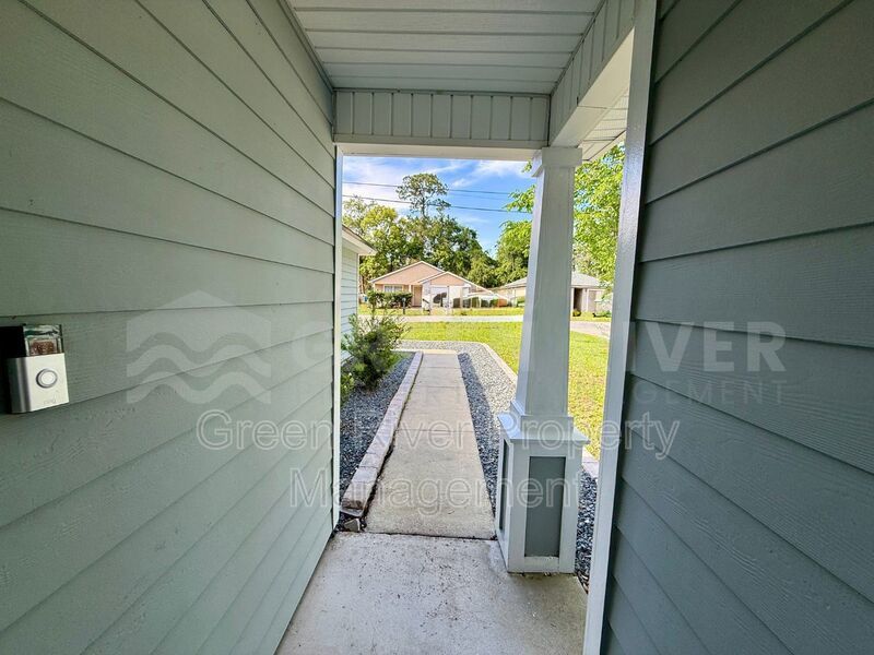 Stylish 4BR Retreat with Granite Kitchen, Spacious Yard & No HOA!! property image
