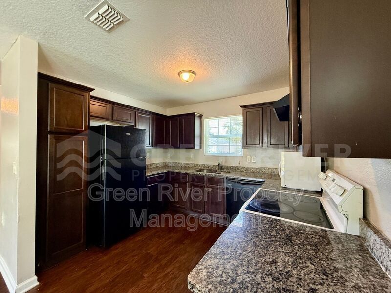 Stylish 4BR Retreat with Granite Kitchen, Spacious Yard & No HOA!! property image