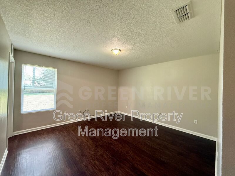 Stylish 4BR Retreat with Granite Kitchen, Spacious Yard & No HOA!! property image