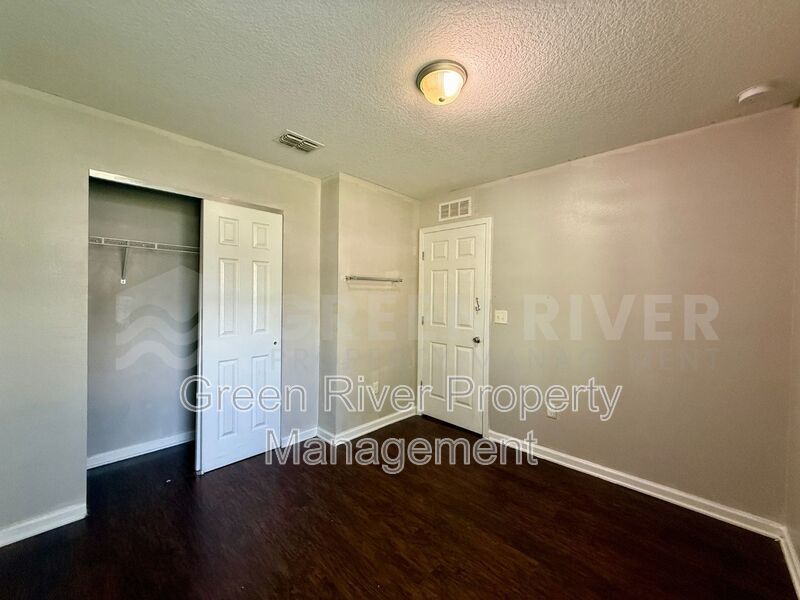 Stylish 4BR Retreat with Granite Kitchen, Spacious Yard & No HOA!! property image