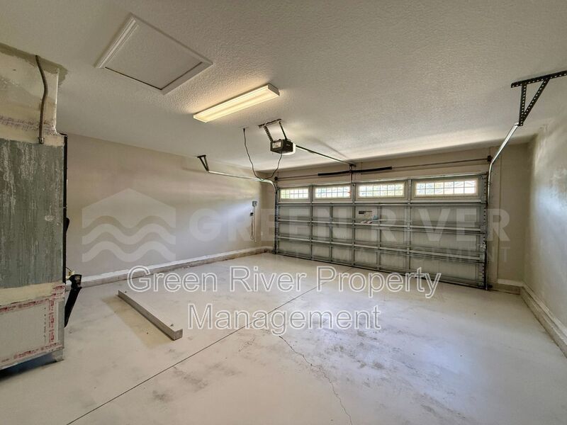 Stylish 4BR Retreat with Granite Kitchen, Spacious Yard & No HOA!! property image