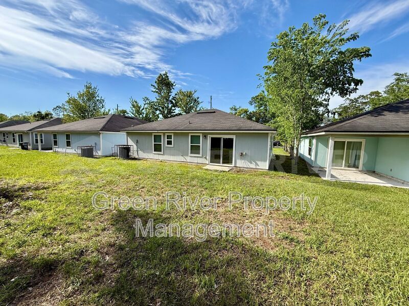 Stylish 4BR Retreat with Granite Kitchen, Spacious Yard & No HOA!! property image