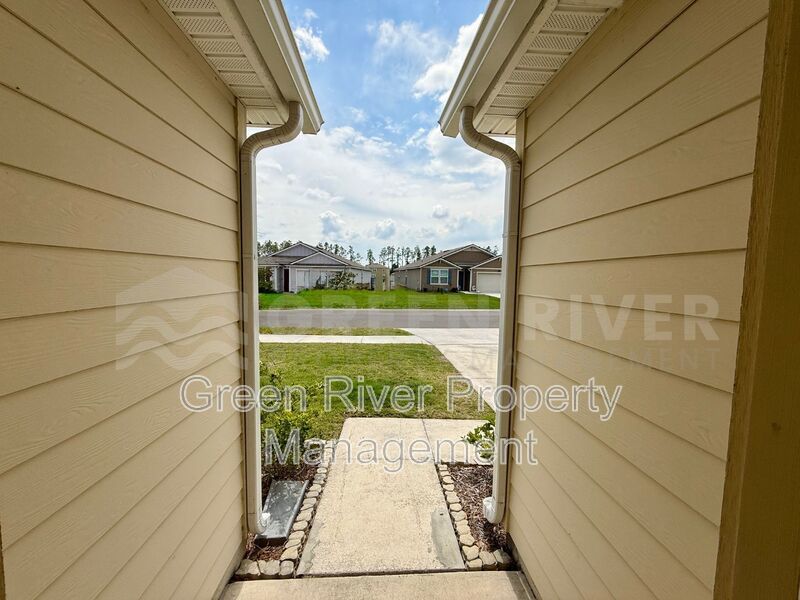 Willow Springs Living: Stylish 4BR Retreat Near Top Schools & Fleming Island Hotspots!! property image