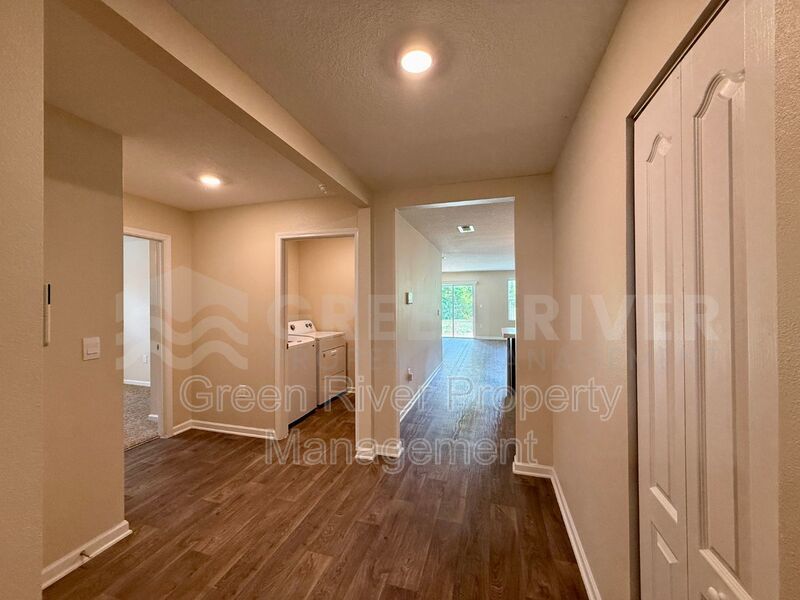Willow Springs Living: Stylish 4BR Retreat Near Top Schools & Fleming Island Hotspots!! property image