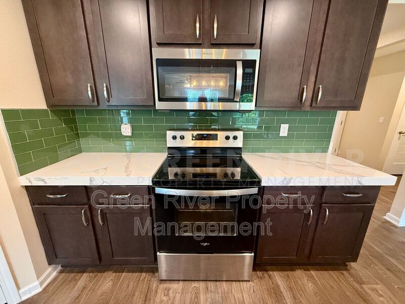 Willow Springs Living: Stylish 4BR Retreat Near Top Schools & Fleming Island Hotspots!! property image
