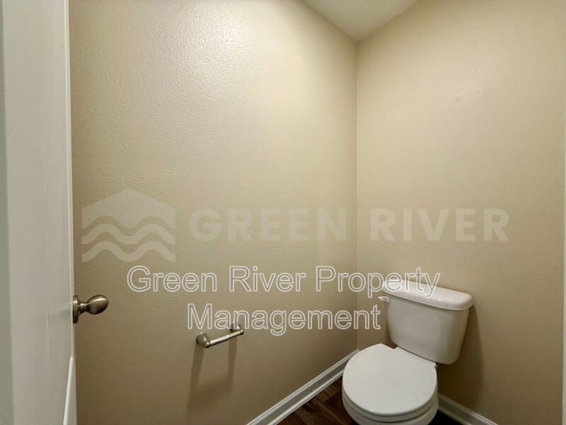 Willow Springs Living: Stylish 4BR Retreat Near Top Schools & Fleming Island Hotspots!! property image
