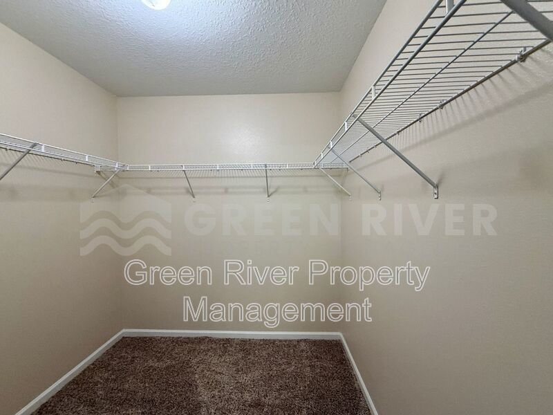 Willow Springs Living: Stylish 4BR Retreat Near Top Schools & Fleming Island Hotspots!! property image