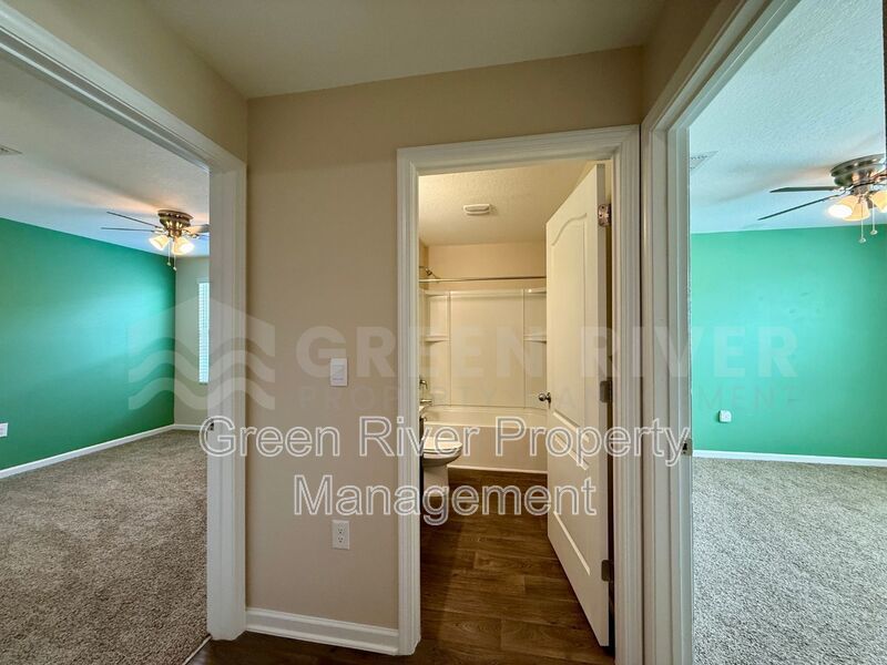 Willow Springs Living: Stylish 4BR Retreat Near Top Schools & Fleming Island Hotspots!! property image
