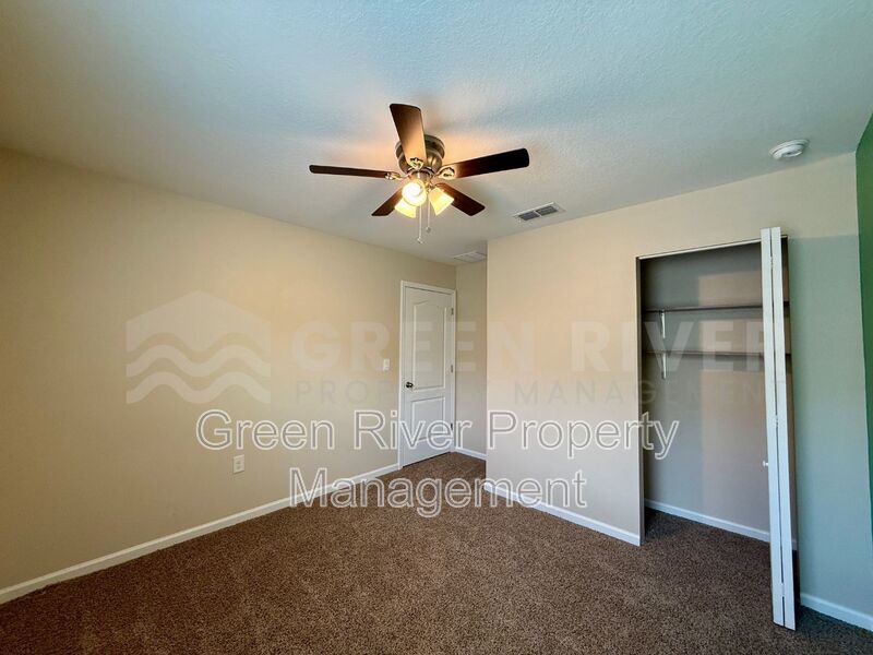 Willow Springs Living: Stylish 4BR Retreat Near Top Schools & Fleming Island Hotspots!! property image