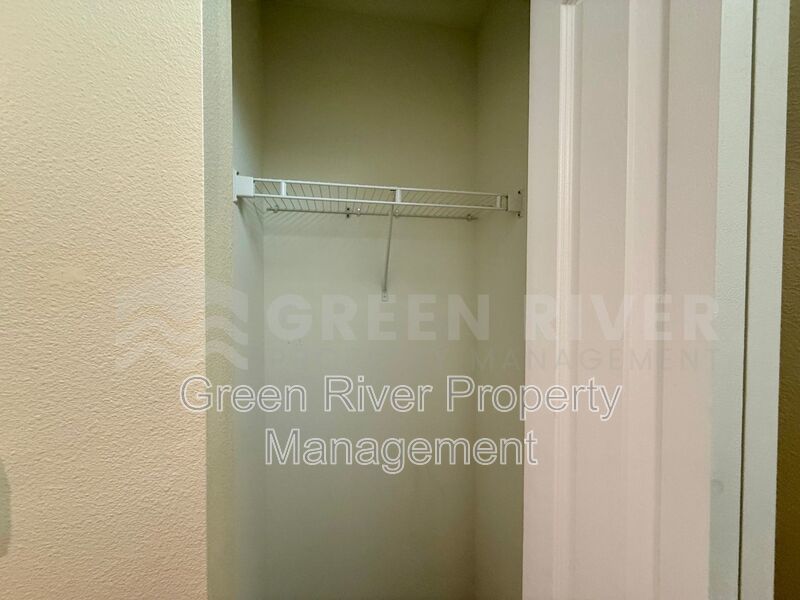 Willow Springs Living: Stylish 4BR Retreat Near Top Schools & Fleming Island Hotspots!! property image