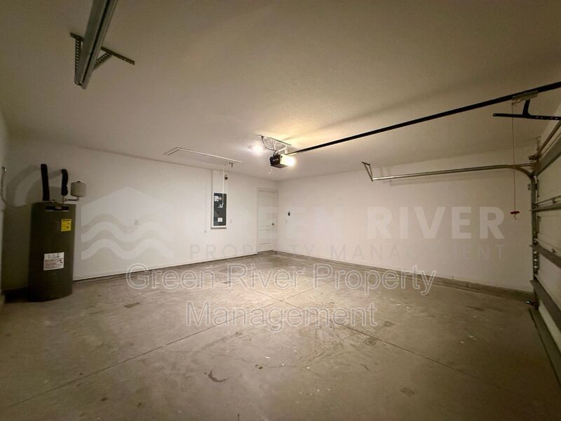 Willow Springs Living: Stylish 4BR Retreat Near Top Schools & Fleming Island Hotspots!! property image