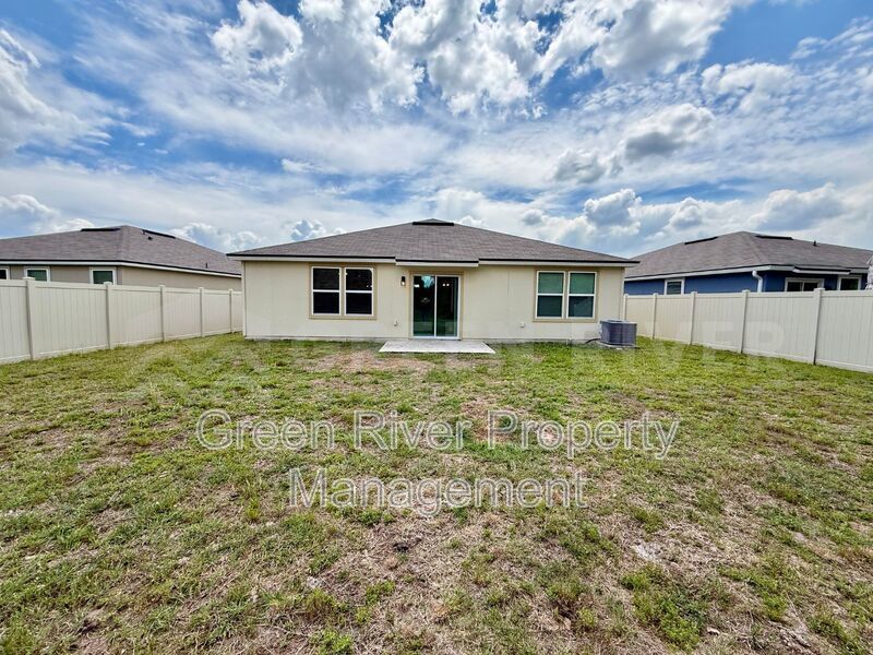 Willow Springs Living: Stylish 4BR Retreat Near Top Schools & Fleming Island Hotspots!! property image