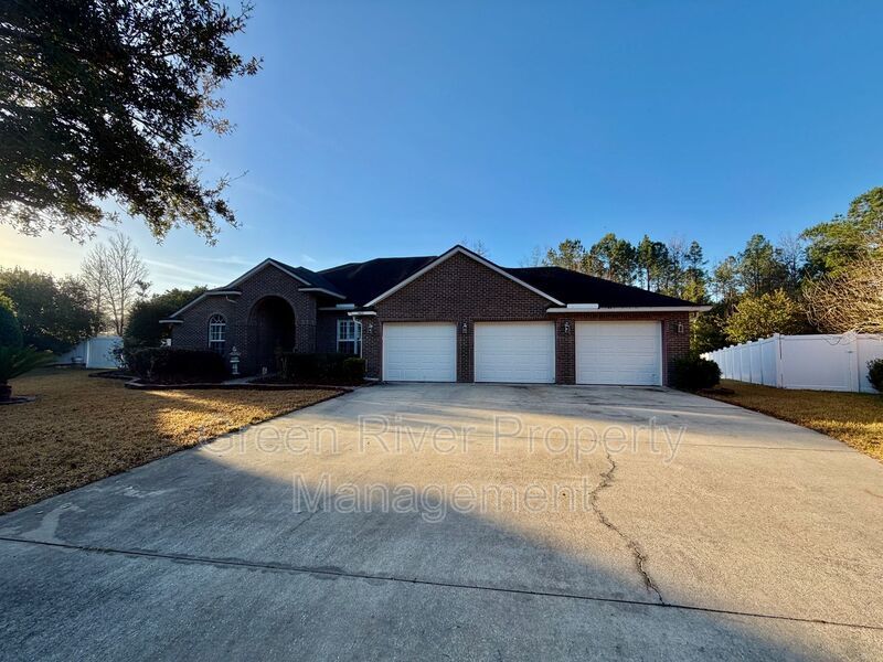 Luxury Living in The Oaks at Oakleaf – 4BR Retreat & Resort-Style Amenities property image