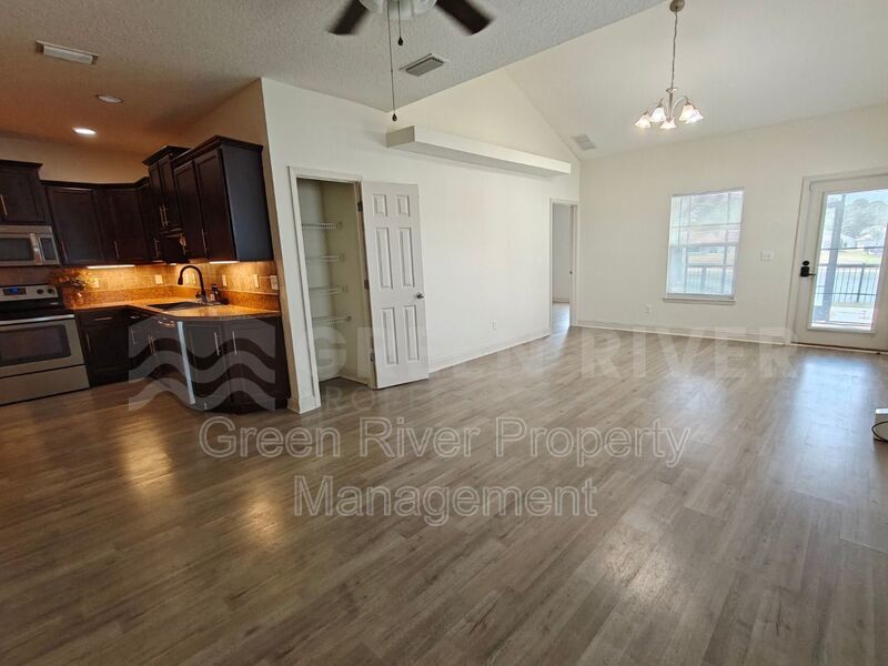 Lakefront Luxury Living with Space to Spare! property image