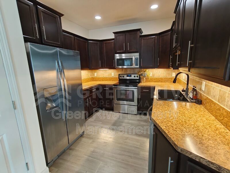 Lakefront Luxury Living with Space to Spare! property image