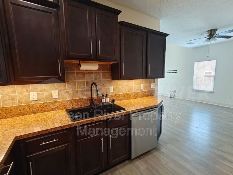 Lakefront Luxury Living with Space to Spare! property image