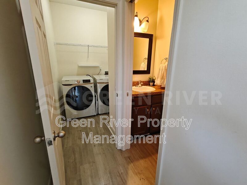 Lakefront Luxury Living with Space to Spare! property image