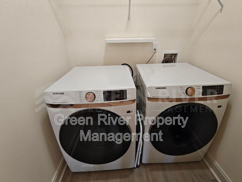 Lakefront Luxury Living with Space to Spare! property image