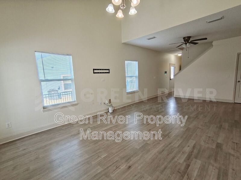 Lakefront Luxury Living with Space to Spare! property image