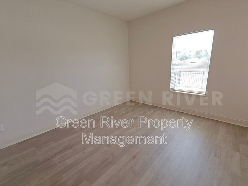 Lakefront Luxury Living with Space to Spare! property image