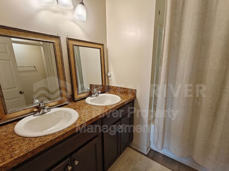 Lakefront Luxury Living with Space to Spare! property image