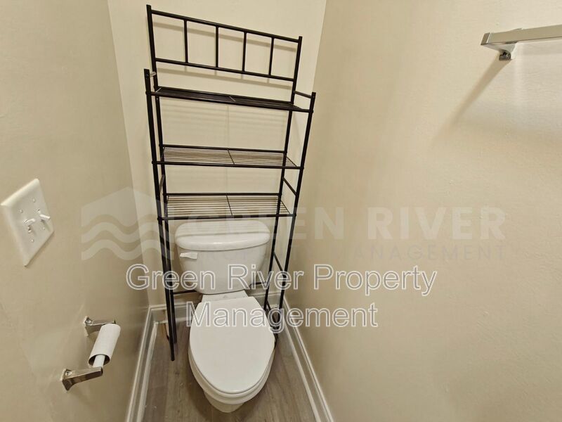 Lakefront Luxury Living with Space to Spare! property image