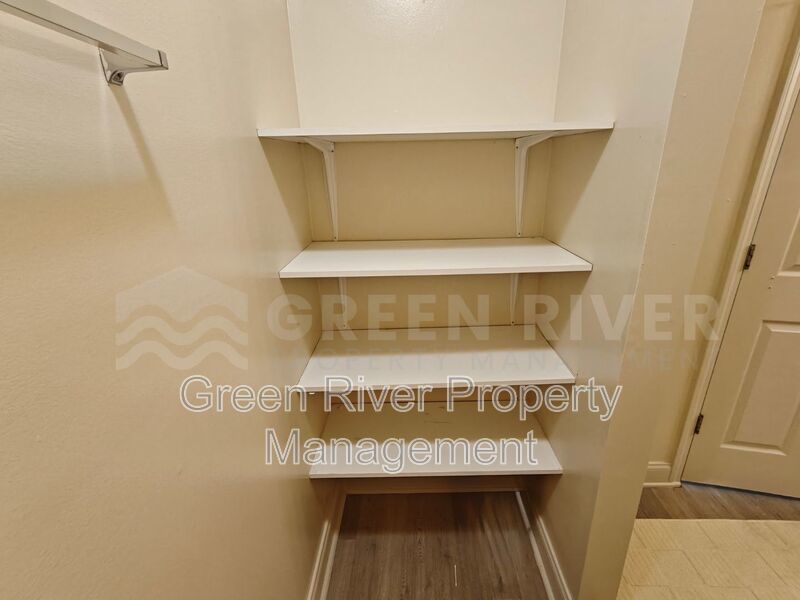 Lakefront Luxury Living with Space to Spare! property image