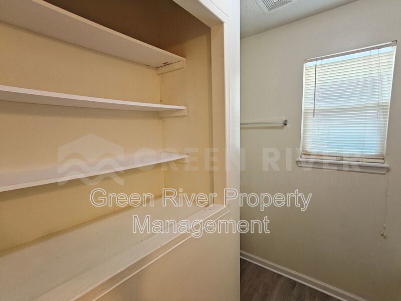 Lakefront Luxury Living with Space to Spare! property image