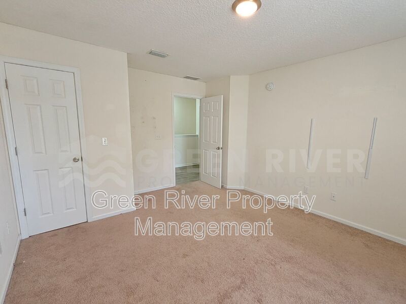 Lakefront Luxury Living with Space to Spare! property image