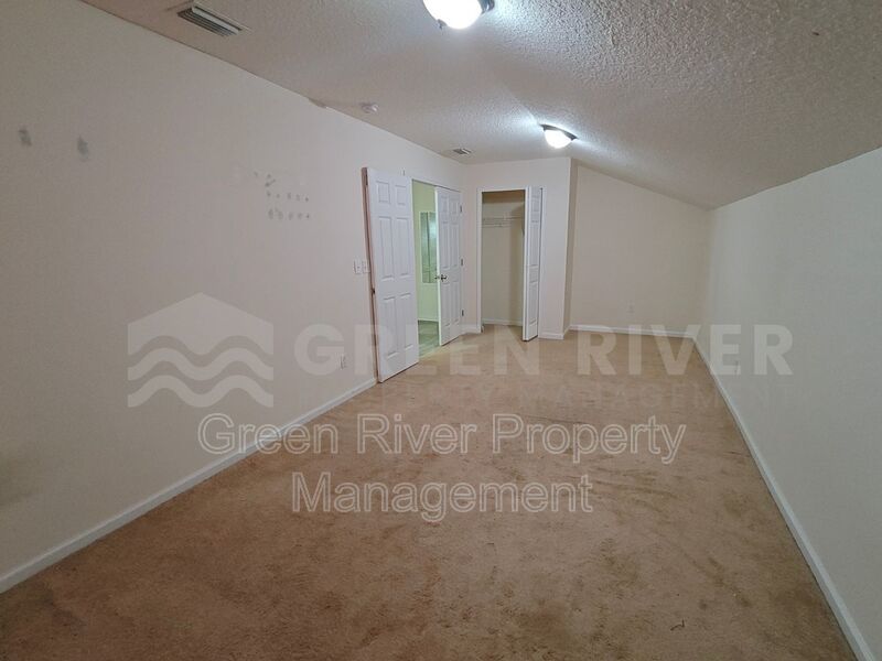 Lakefront Luxury Living with Space to Spare! property image
