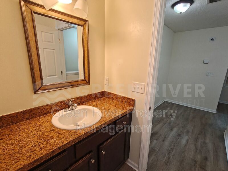 Lakefront Luxury Living with Space to Spare! property image