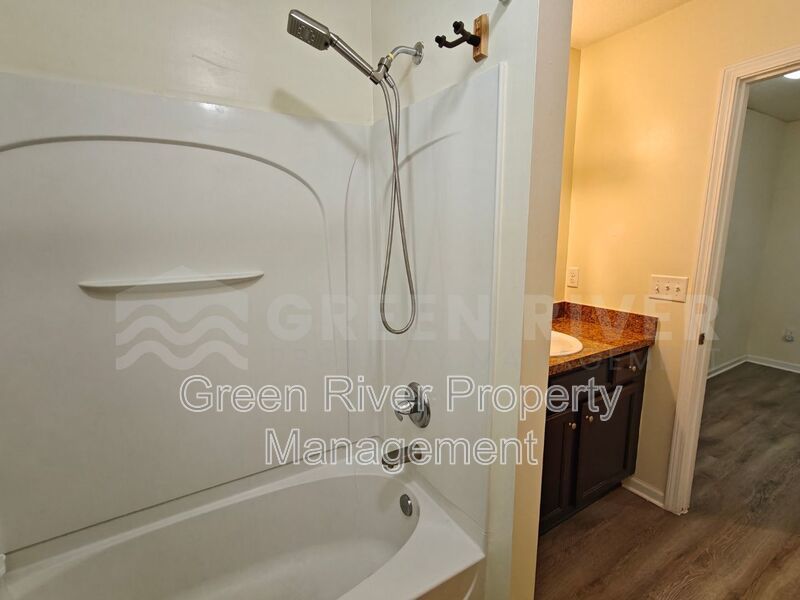Lakefront Luxury Living with Space to Spare! property image