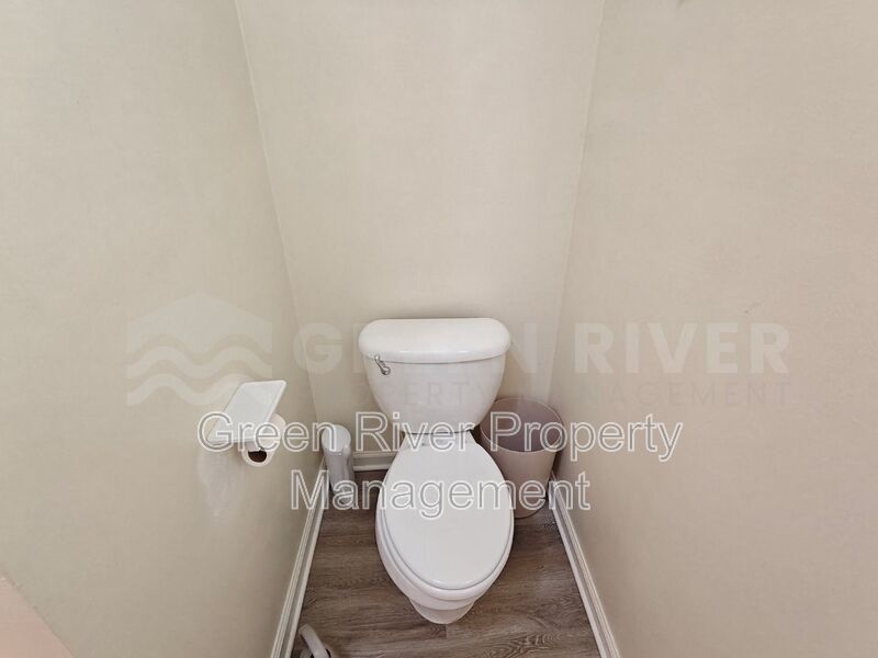 Lakefront Luxury Living with Space to Spare! property image