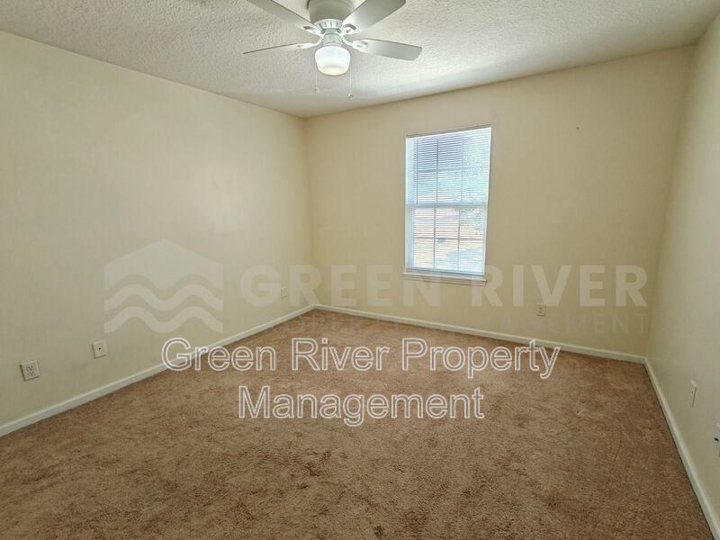 Lakefront Luxury Living with Space to Spare! property image