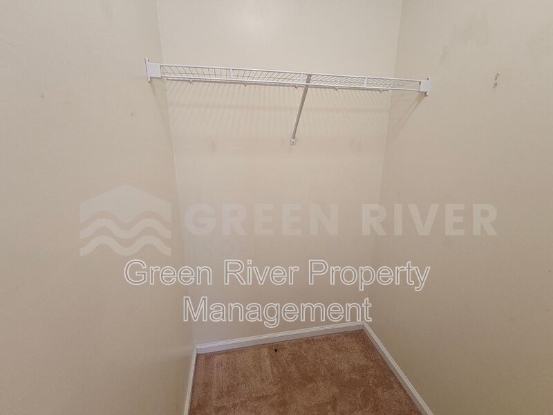 Lakefront Luxury Living with Space to Spare! property image