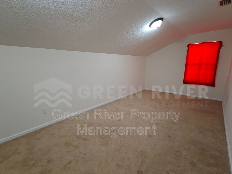 Lakefront Luxury Living with Space to Spare! property image