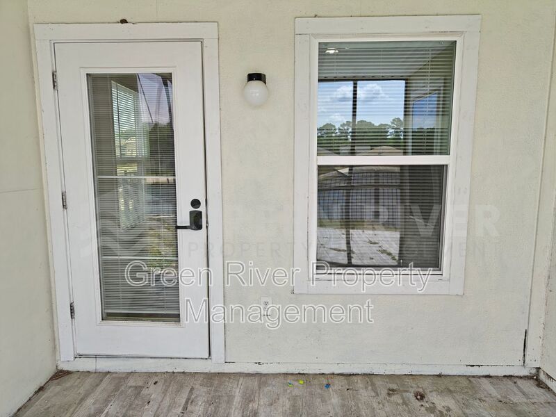 Lakefront Luxury Living with Space to Spare! property image