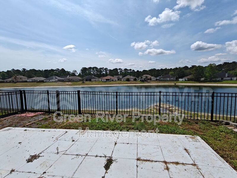 Lakefront Luxury Living with Space to Spare! property image