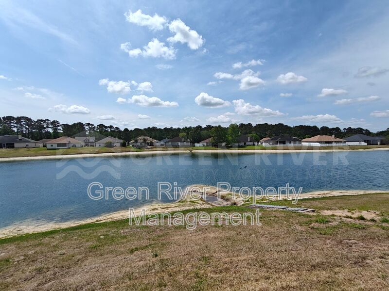 Lakefront Luxury Living with Space to Spare! property image