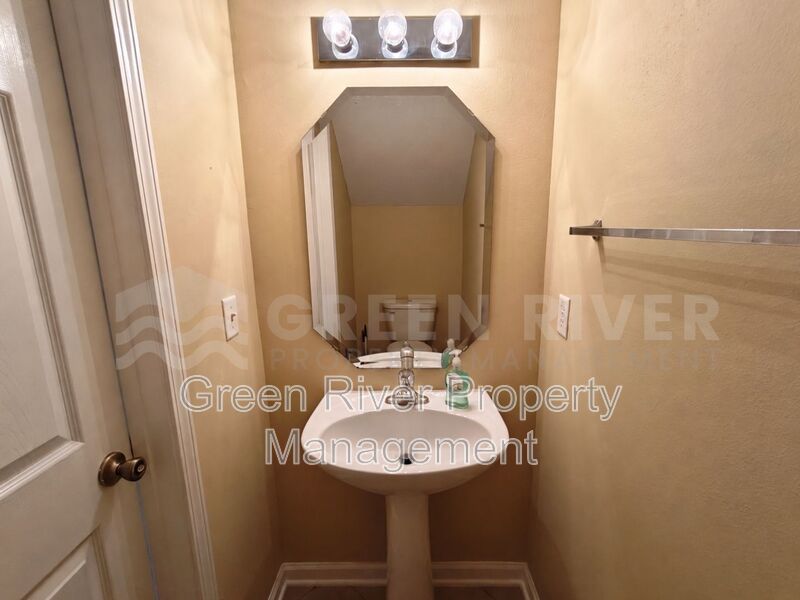 Cozy & Convenient 3BR Home in Prime Fleming Island Location property image