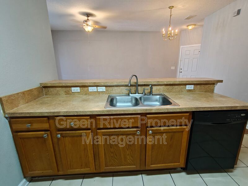 Cozy 2 Bedroom Condo on Ground Floor property image
