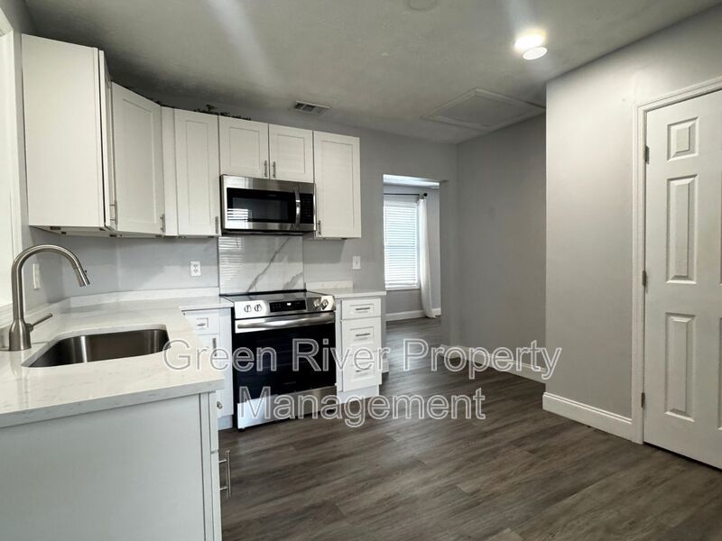Charming 2-Bedroom Duplex in the Heart of Riverside property image