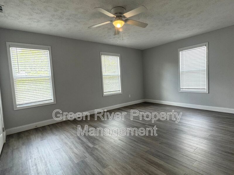 Charming 2-Bedroom Duplex in the Heart of Riverside property image