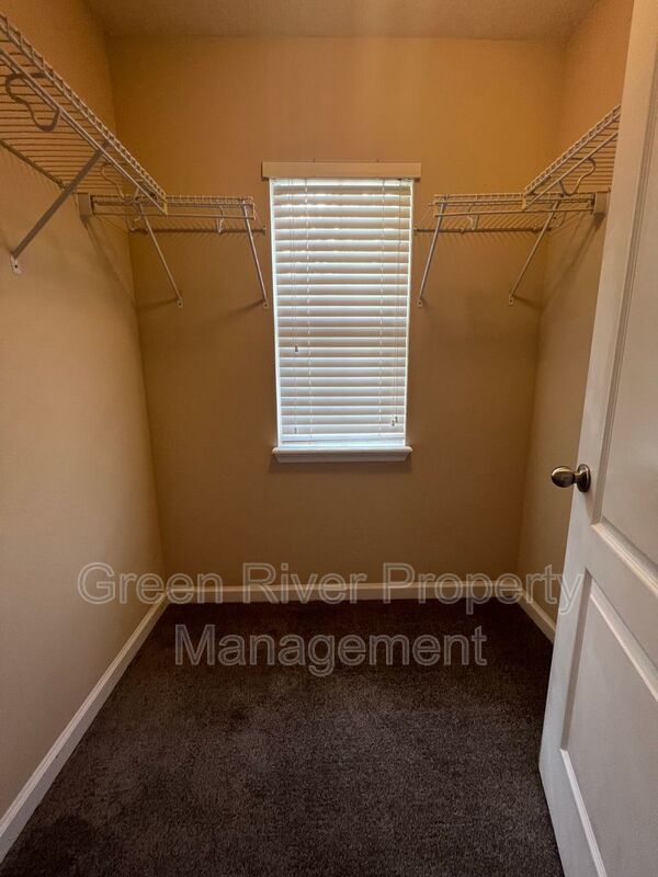 Large family home in Autumn Point property image