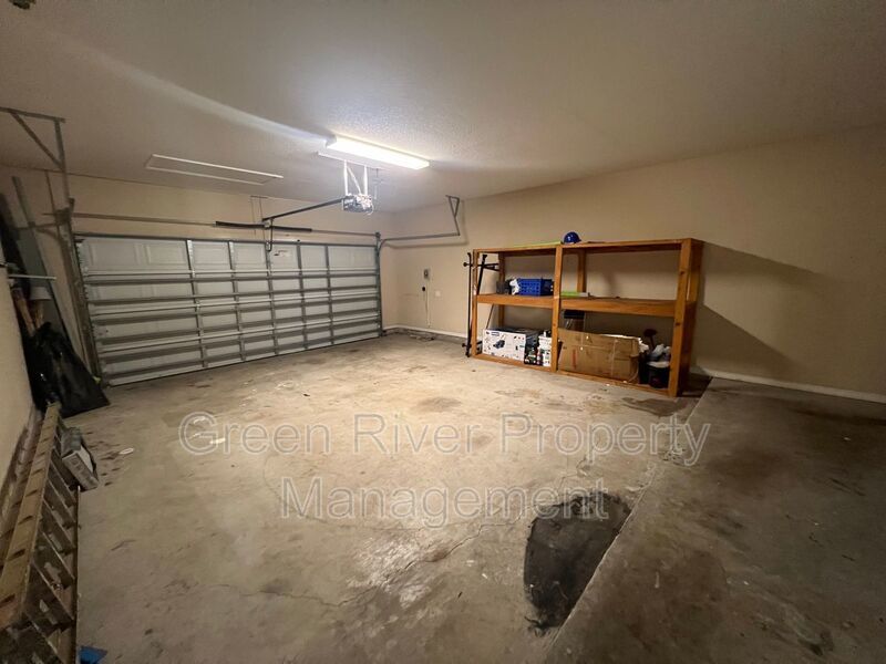Large family home in Autumn Point property image