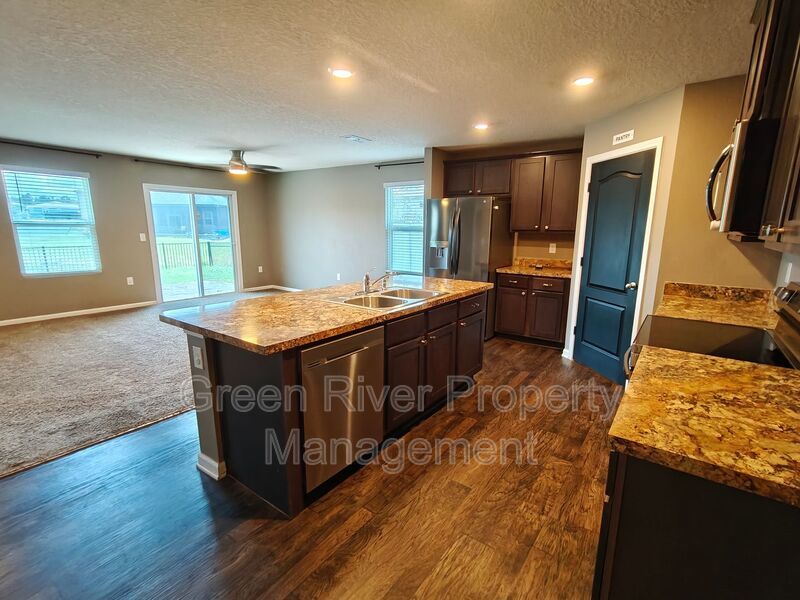 Stunning Move-In Ready Home with Lagoon Views in Alta Lakes! property image