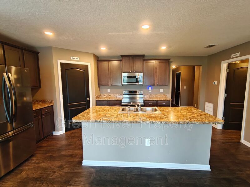 Stunning Move-In Ready Home with Lagoon Views in Alta Lakes! property image